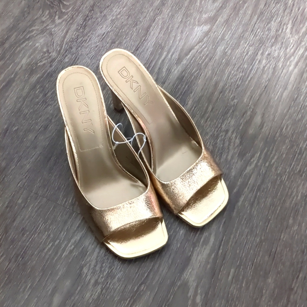 High heels gold